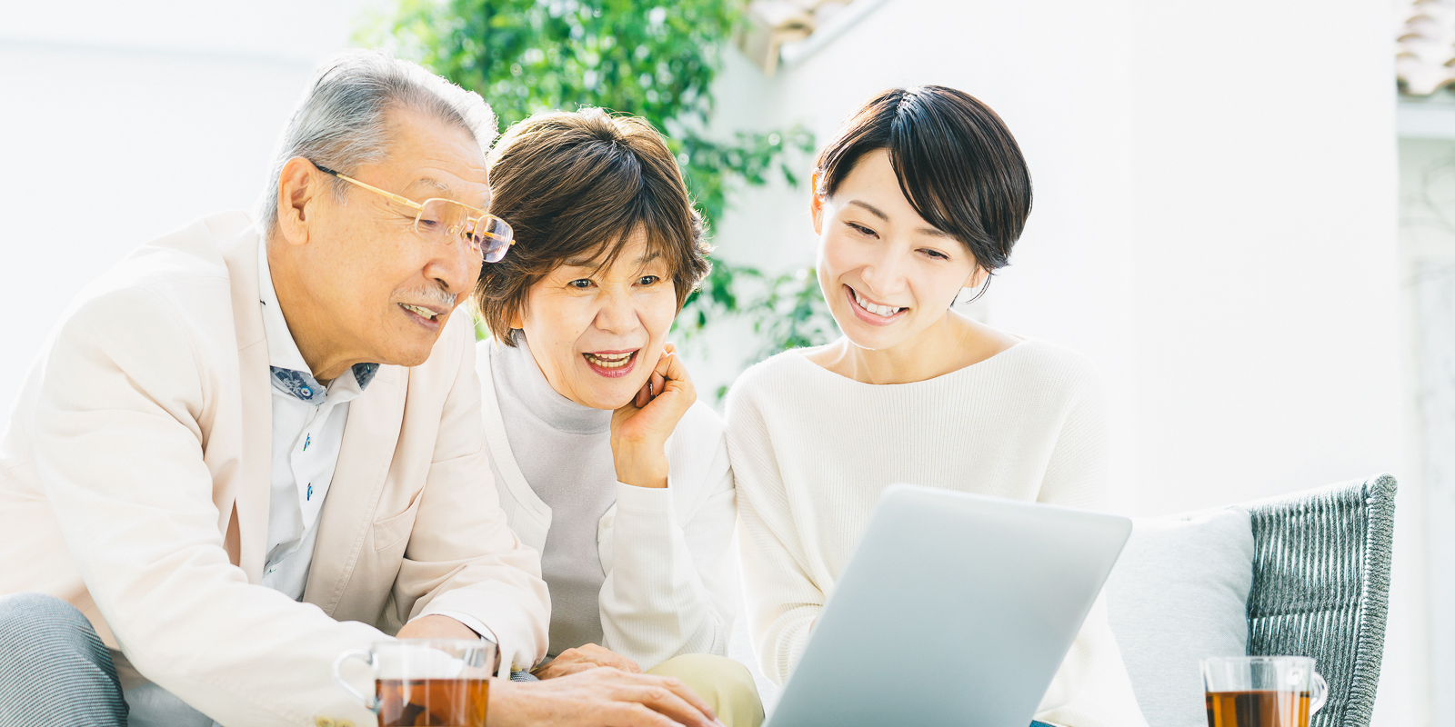 条件や希望の優先順位を話し合う様子